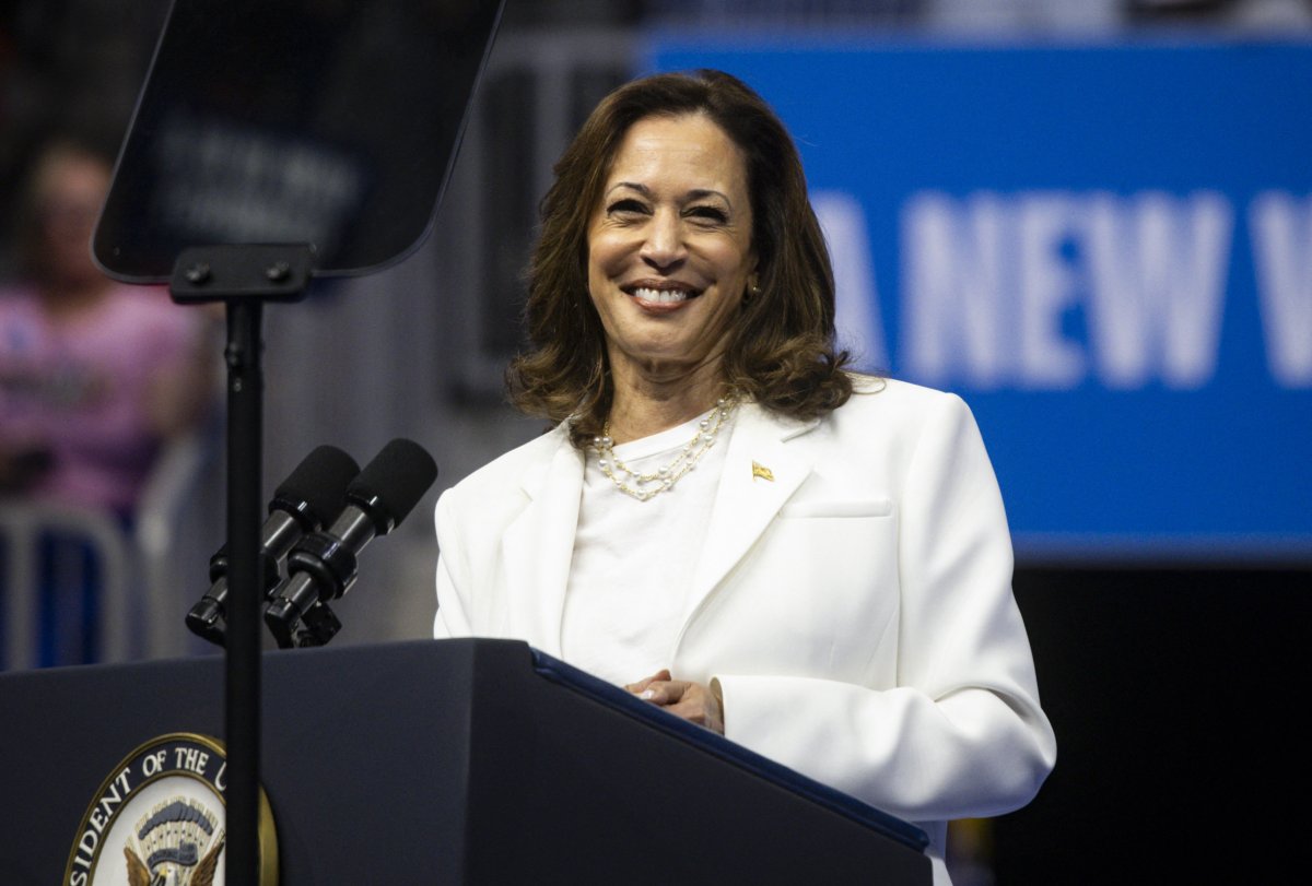 Why Latino Women Are Moving Back to Kamala Harris: Pollster